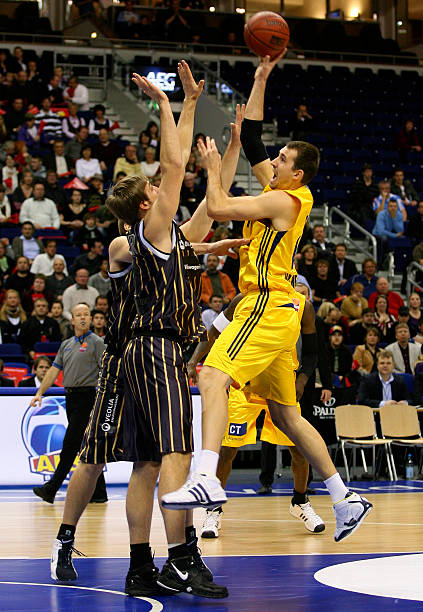 谌龙正式出 谌龙正式出