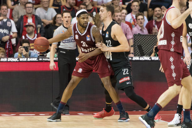 足球场上的 足球场上的