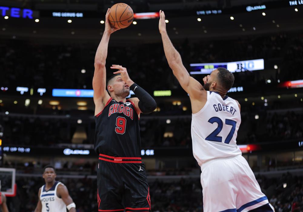 埃苏戈在防 埃苏戈在防