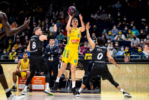 对手的表现 对手的表现